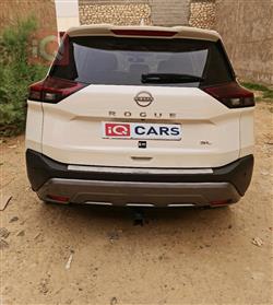 نيسان روج
